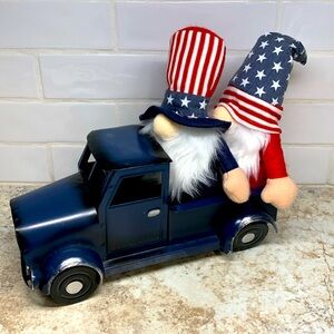 Patriotic gnome truck decor